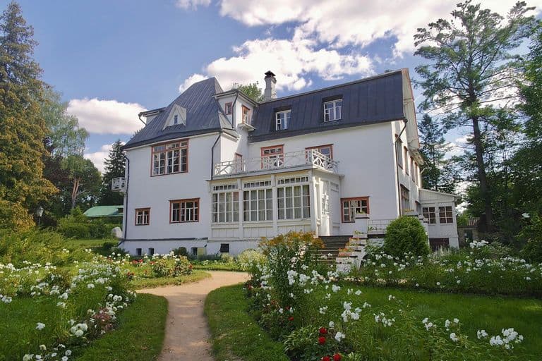 Villa clásica con jardines en Casa de Campo